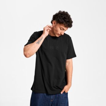 "Nugget" All black T-Shirt